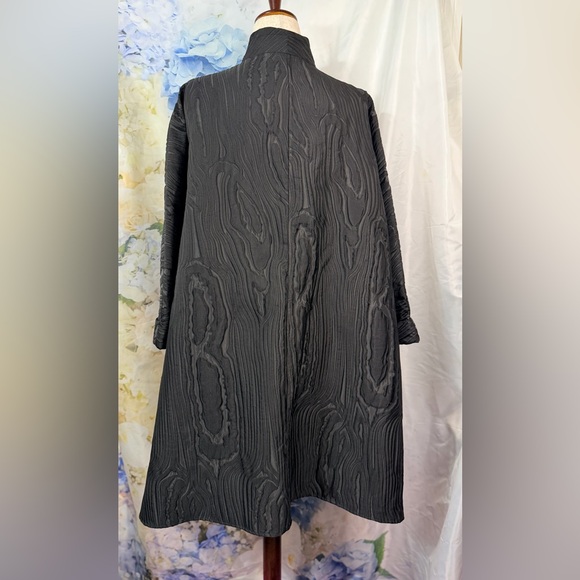 MarlaWynne Black Textured Jacket - Picture 4 of 7